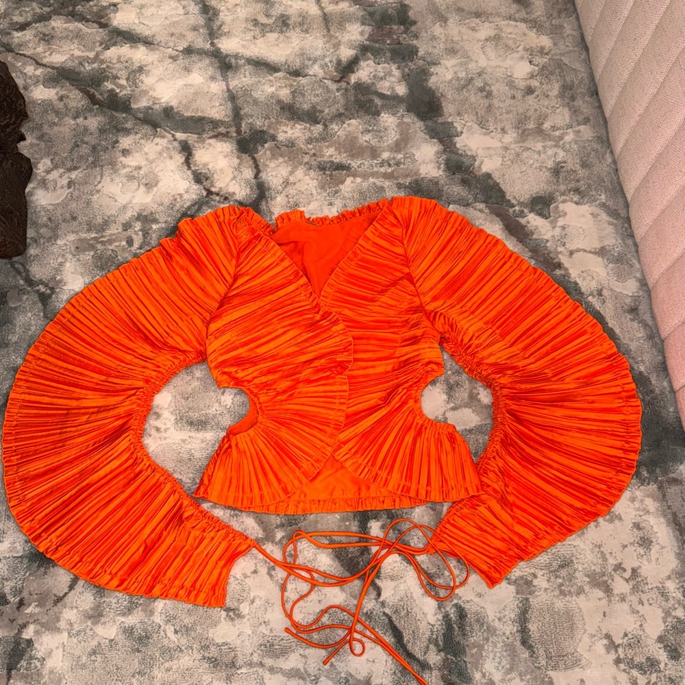 cult gaia Orange Pleated Long-Sleeve Cutout Top - Picture 4 of 7